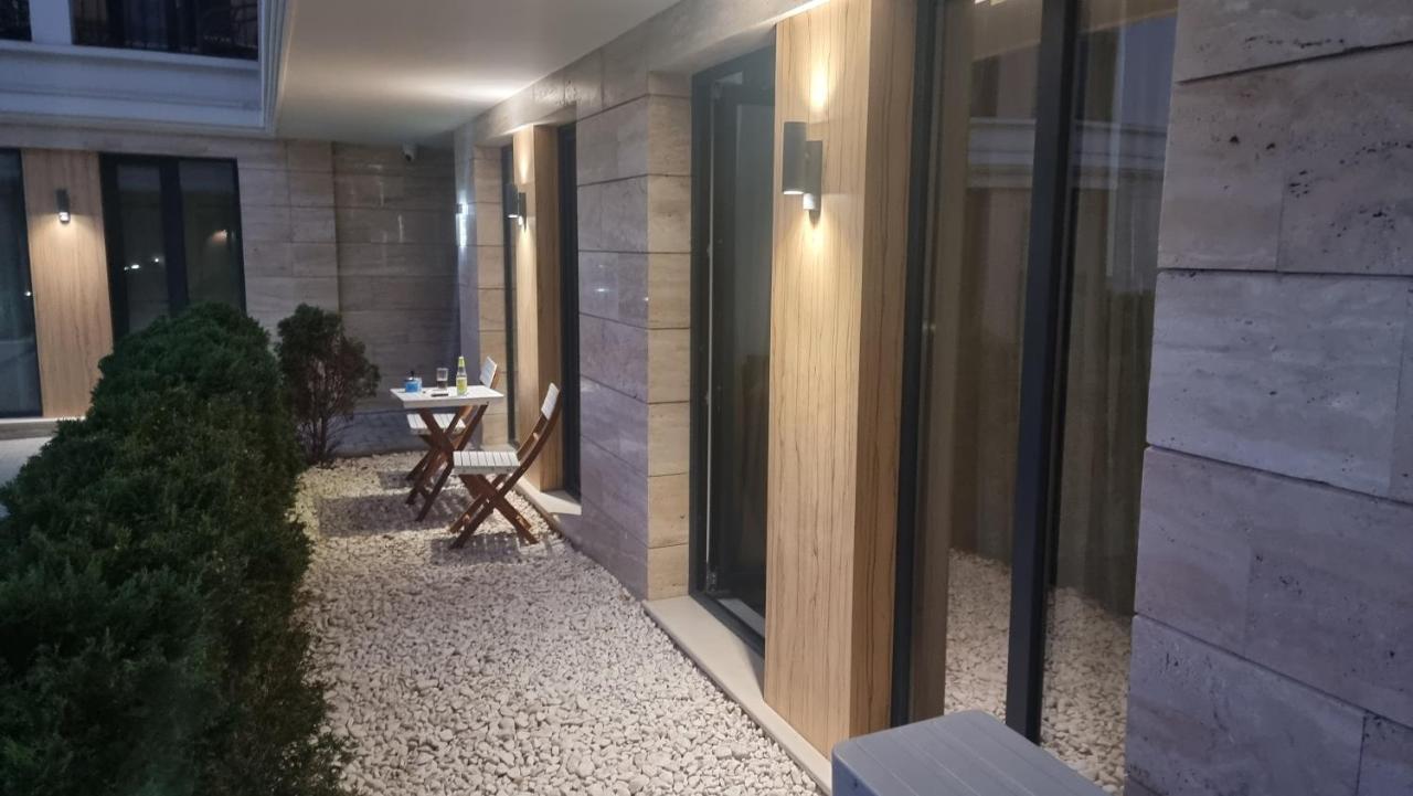 Apartment In Evargreen Complex With Terrace Warna Exterior foto