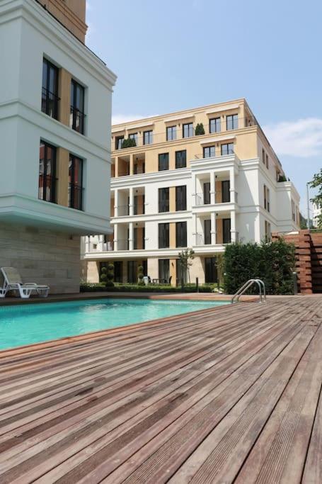 Apartment In Evargreen Complex With Terrace Warna Exterior foto