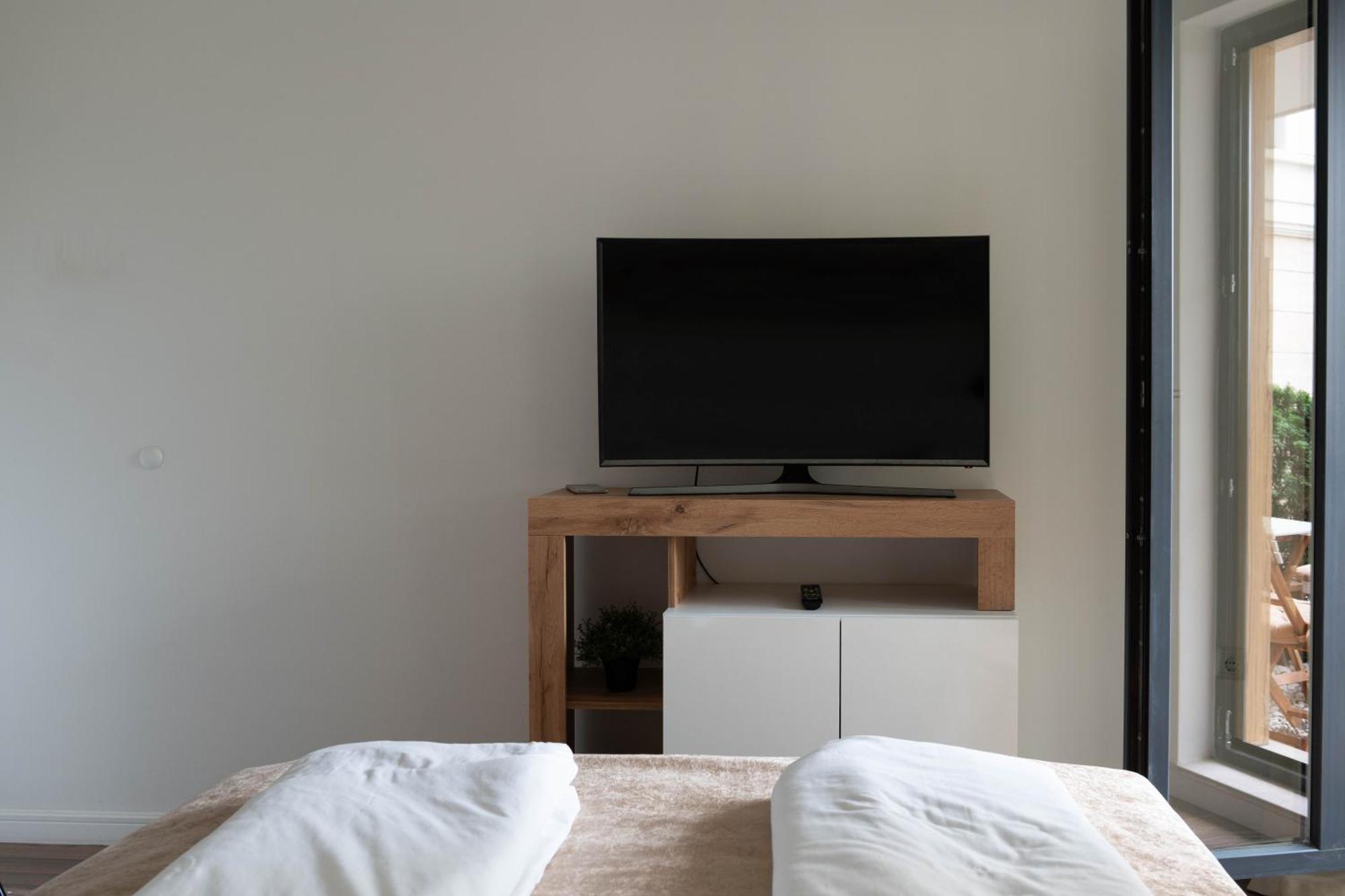 Apartment In Evargreen Complex With Terrace Warna Exterior foto