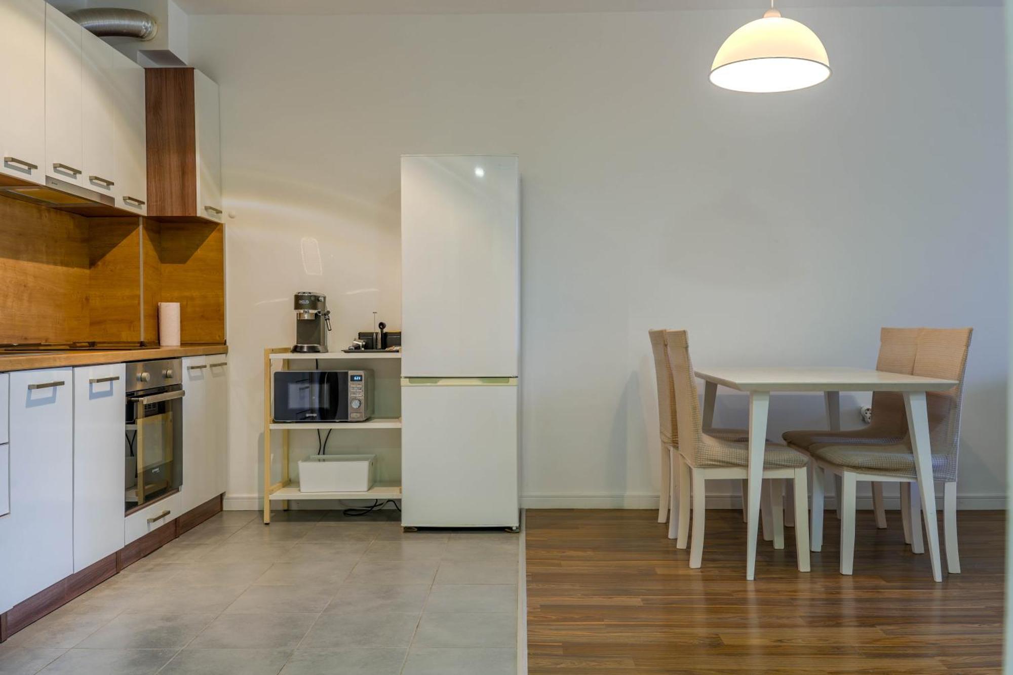 Apartment In Evargreen Complex With Terrace Warna Exterior foto